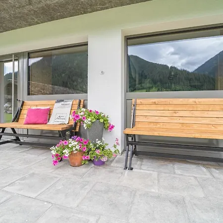 Haus Saltaer Apartamento *